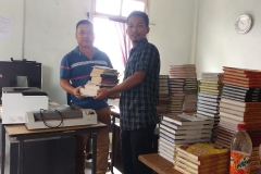 Alumni has presented Books to library